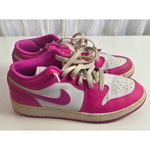 Nike Air Jordan 1 Low Fire Pink and White size 5.5